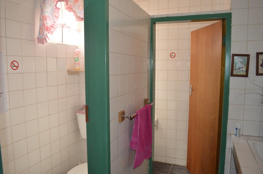 Commercial Property for Sale in Neserhof North West